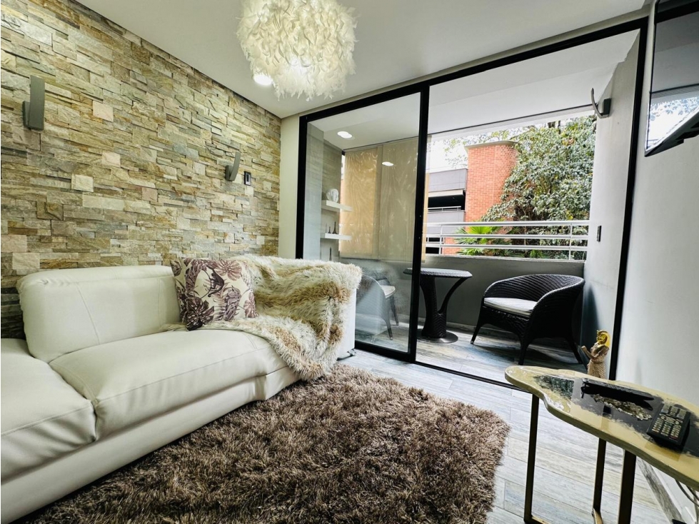 Apartamento en venta en Los Naranjos, Medellín · foto 8 de 17