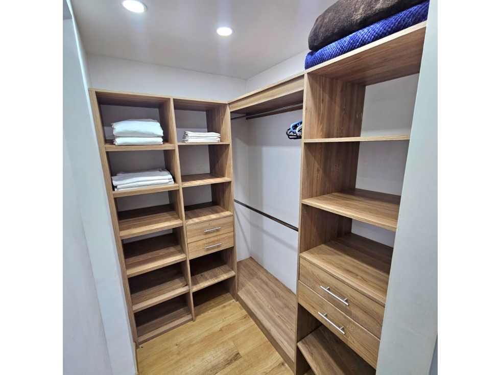 Apartamento en venta en Los Naranjos, Medellín · foto 12 de 17