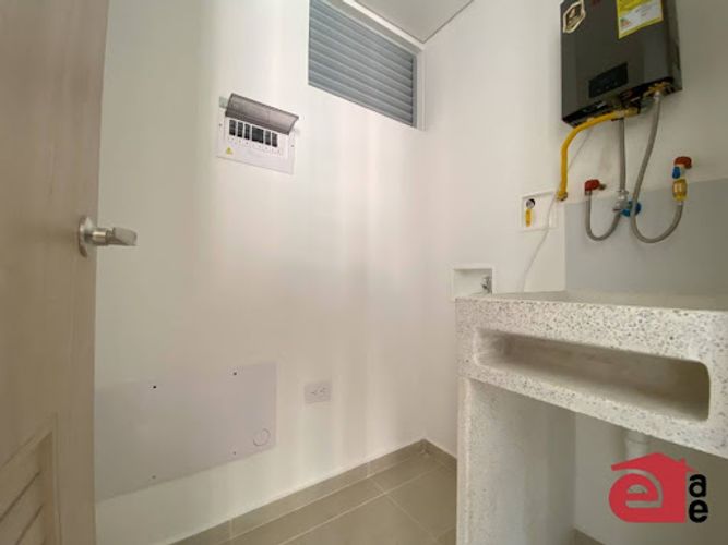 Apartamento en arriendo en Loma De San Jose, Sabaneta · foto 10 de 14