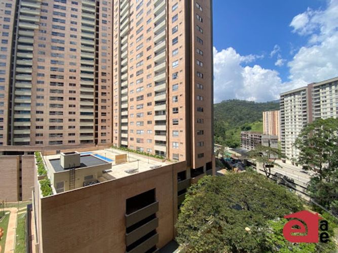 Apartamento en arriendo en Loma De San Jose, Sabaneta · foto 13 de 14
