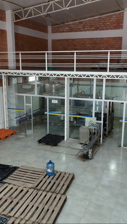 Planta procesadora y embotelladora en funcionamiento en Luque - foto 3
