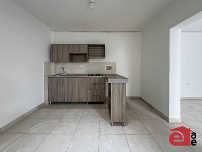 Casa de 4 alcobas en arriendo en Noel, Medellín, 137 m² · foto 5 de 15