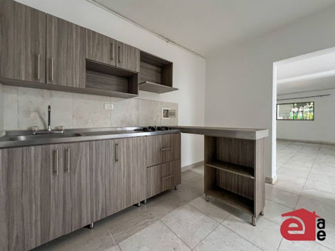 Casa de 4 alcobas en arriendo en Noel, Medellín, 137 m² · foto 6 de 15