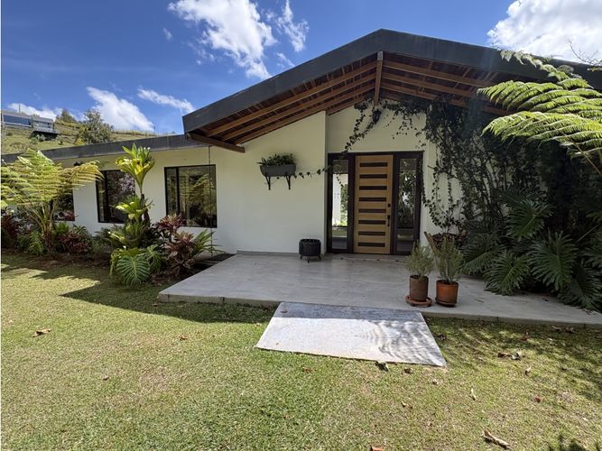 Casa de 5 alcobas en venta en La Mosquita, Rionegro, 350 m² · foto 2 de 20