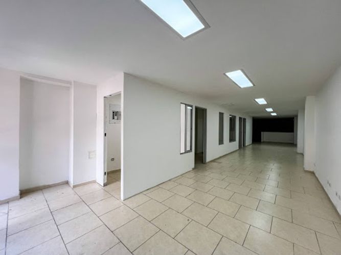 Local en arriendo en Obrero, Itagüí, 195 m² · foto 2 de 19
