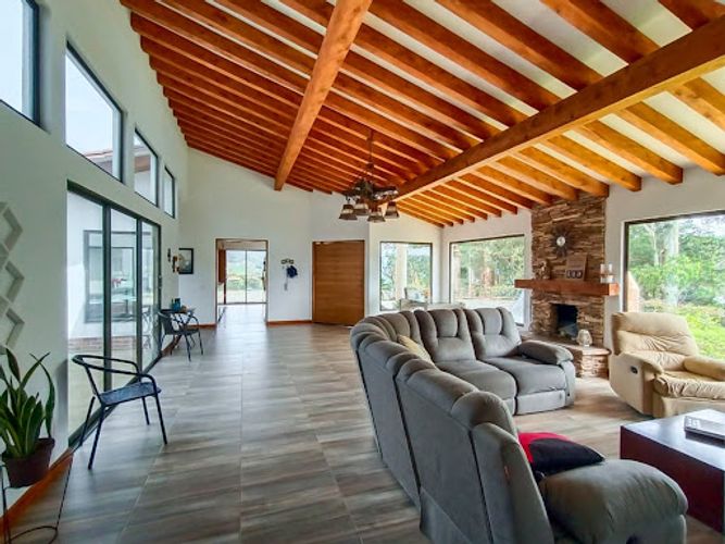 Finca en venta en El Retiro, 6724 m² · foto 3 de 19