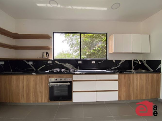 Edificio en arriendo en San Rafael, Envigado, 2300 m² · foto 4 de 24