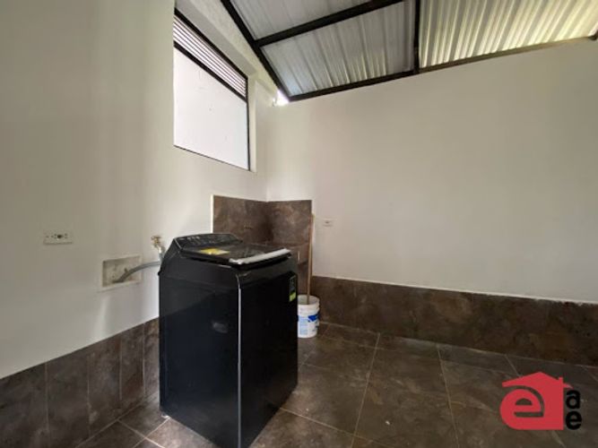 Edificio en arriendo en San Rafael, Envigado, 2300 m² · foto 21 de 24
