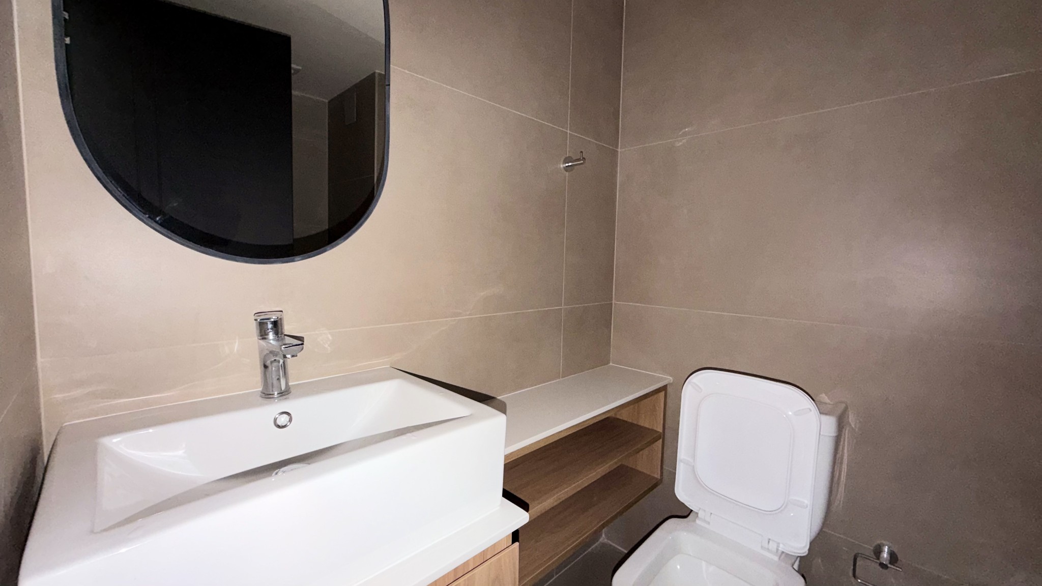 Alquiler Apartamento Moderno a Estrenar con Balcón y Vista Panorámica. Grou Habitat · Foto 8