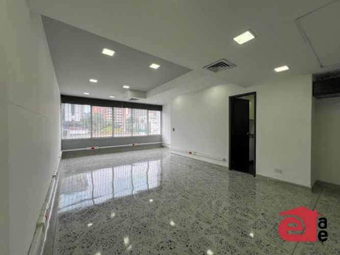 Oficina en arriendo en Villa Carlota, Medellín, 43 m² · foto 3 de 8