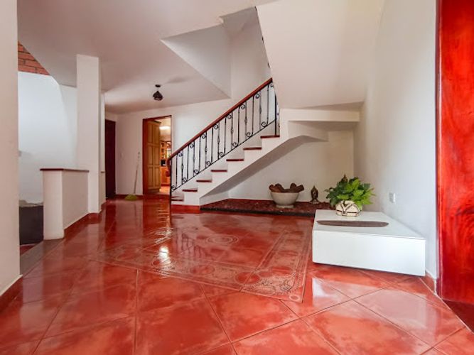 Casa de 9 alcobas en arriendo en Ub. Ojo De Agua, Rionegro, 500 m² · foto 2 de 24