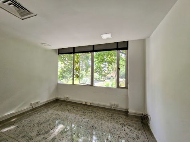 Oficina en arriendo en Villa Carlota, Medellín, 14 m² · foto 2 de 3