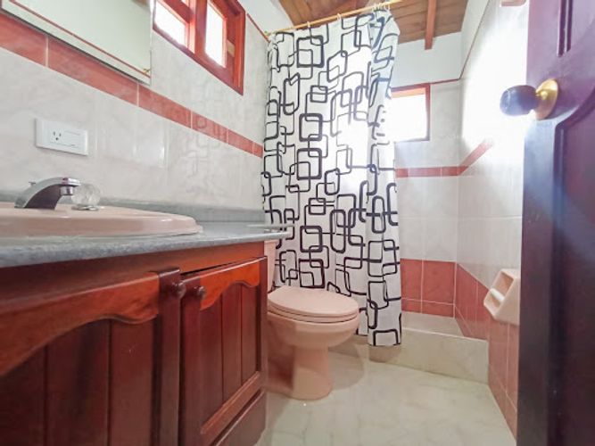Casa de 9 alcobas en arriendo en Ub. Ojo De Agua, Rionegro, 500 m² · foto 15 de 24
