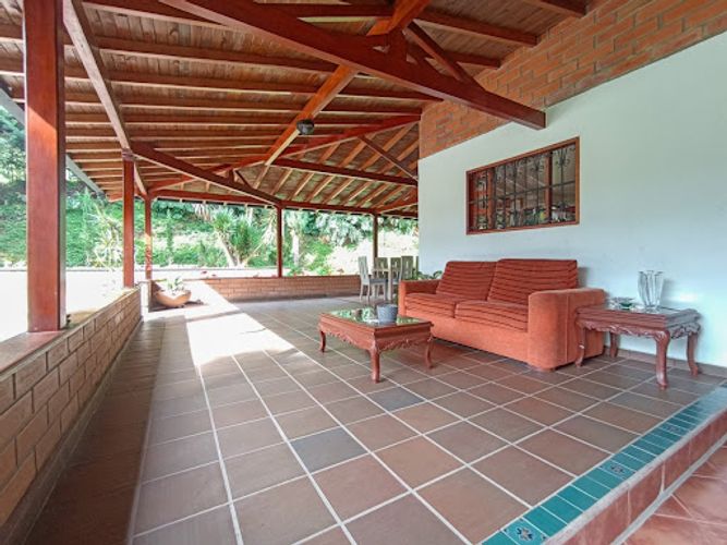 Casa de 9 alcobas en arriendo en Ub. Ojo De Agua, Rionegro, 500 m² · foto 23 de 24