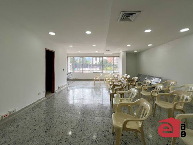 Oficina en arriendo en Villa Carlota, Medellín, 51 m² · foto 2 de 8