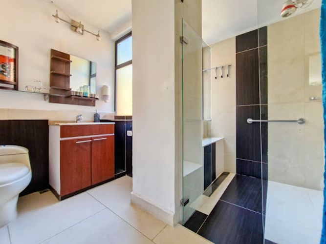 Casa de 7 alcobas en venta en La Tablaza, La Estrella, 444 m² · foto 19 de 24