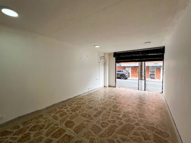 Local en arriendo en Mesa, Envigado, 30 m² · foto 2 de 8