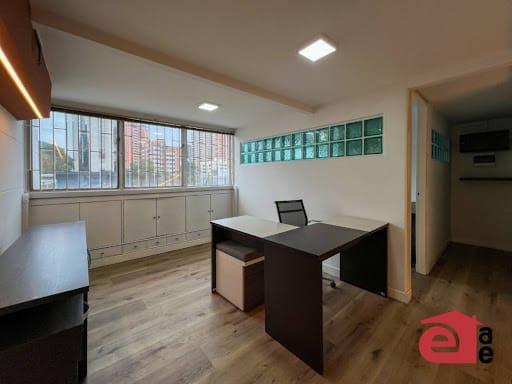 Oficina en arriendo en Villa Carlota, Medellín, 61 m² · foto 2 de 9