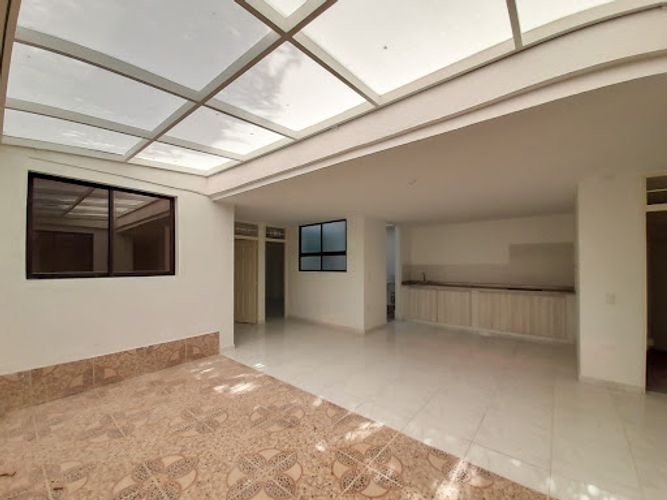 Casa de 7 alcobas en venta en Las Antillas, Envigado, 400 m² · foto 2 de 24