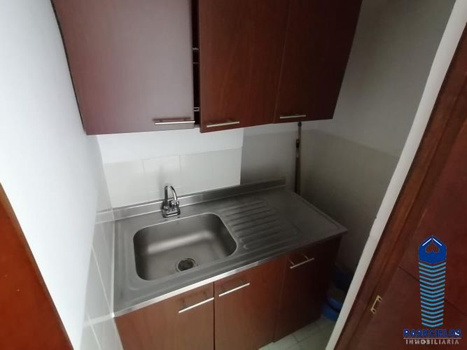 Oficina en arriendo en Laureles, Medellín, 34 m² · foto 2 de 8