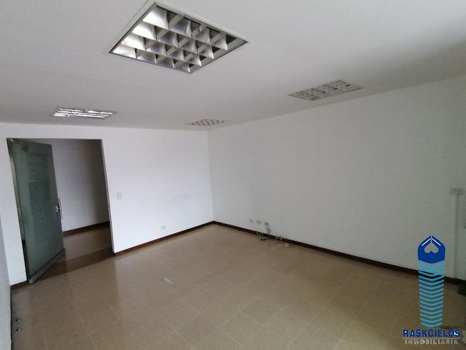 Oficina en arriendo en Laureles, Medellín, 34 m² · foto 5 de 8