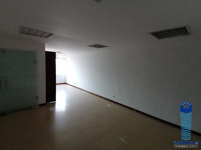 Oficina en arriendo en Laureles, Medellín, 34 m² · foto 6 de 8