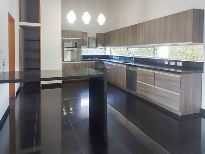 Casa de 4 alcobas en arriendo en Llano Grande, Rionegro, 1550 m² · foto 4 de 24