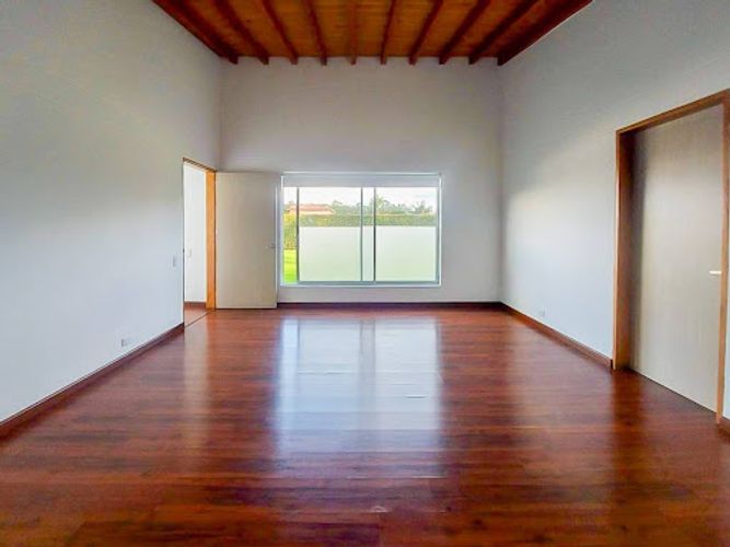 Casa de 4 alcobas en arriendo en Llano Grande, Rionegro, 1550 m² · foto 8 de 24
