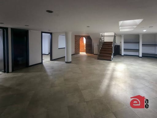 Casa de 6 alcobas en venta en La Doctora, Sabaneta, 340 m² · foto 2 de 22