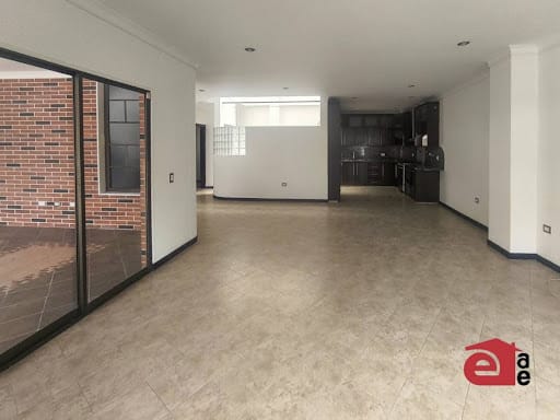 Casa de 6 alcobas en venta en La Doctora, Sabaneta, 340 m² · foto 3 de 22