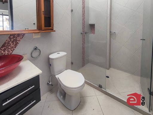 Casa de 6 alcobas en venta en La Doctora, Sabaneta, 340 m² · foto 16 de 22