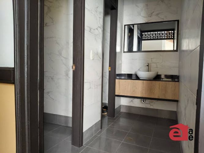 Casa de 5 alcobas en arriendo en Los Naranjos, Envigado, 400 m² · foto 18 de 21