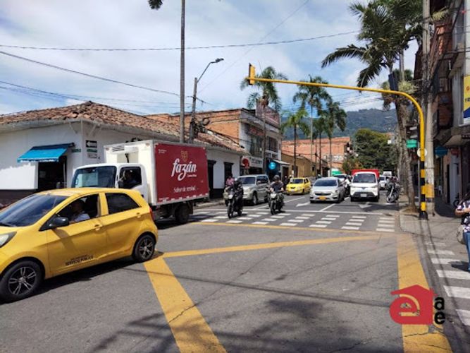 Casa de 5 alcobas en arriendo en Los Naranjos, Envigado, 400 m² · foto 21 de 21