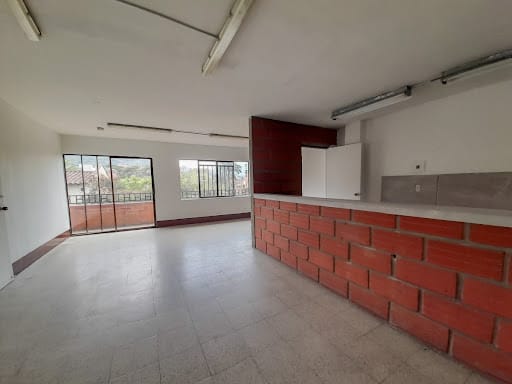 Local en arriendo en Mesa, Envigado, 900 m² · foto 3 de 24