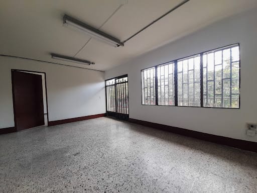 Local en arriendo en Mesa, Envigado, 900 m² · foto 5 de 24