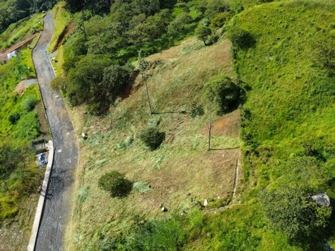Lote en venta en Loma Del Escobero, Envigado, 2249 m² · foto 4 de 5
