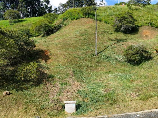 Lote en venta en Loma Del Escobero, Envigado, 2249 m² · foto 5 de 5