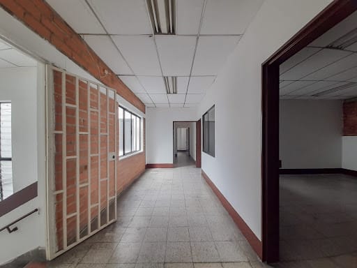 Local en arriendo en Mesa, Envigado, 900 m² · foto 21 de 24