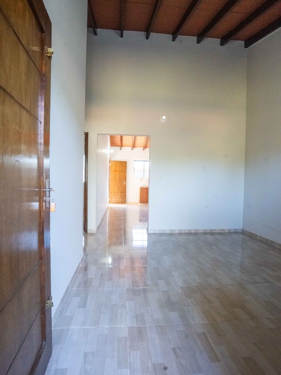 ¡Exclusiva Oportunidad! Tu Hogar Soñado en Ñemby, Barrio Rincón: Confort y Estilo a Tu Alcance. - foto 3