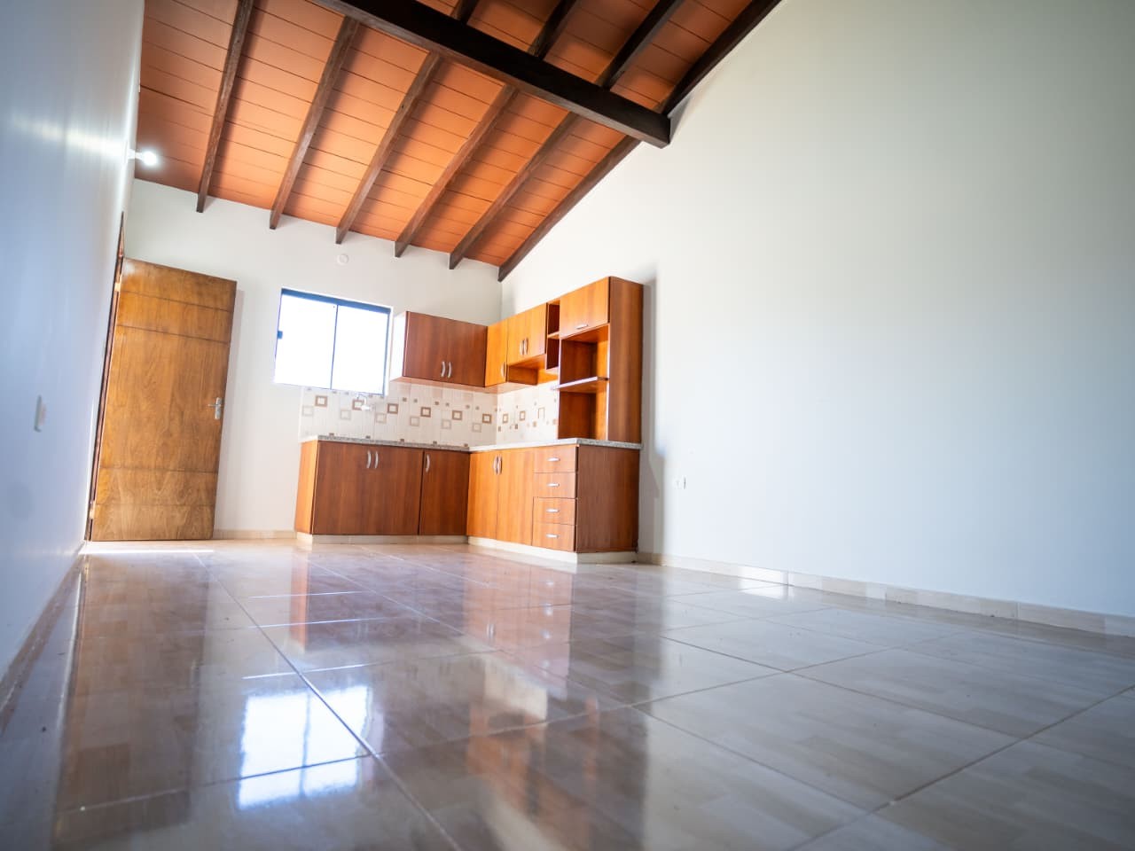 ¡Exclusiva Oportunidad! Tu Hogar Soñado en Ñemby, Barrio Rincón: Confort y Estilo a Tu Alcance. - foto 4
