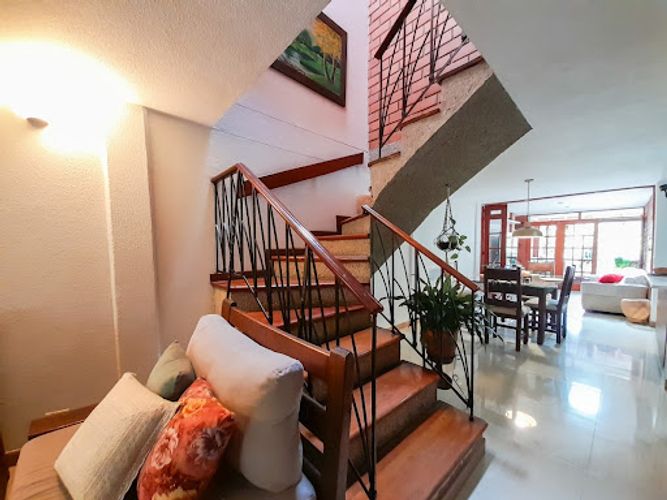 Casa de 5 alcobas en venta en El Dorado, Envigado, 280 m² · foto 2 de 24