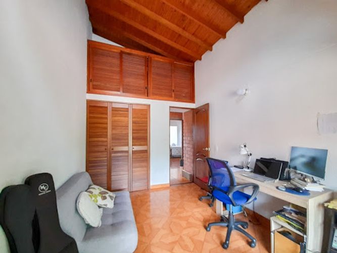 Casa de 5 alcobas en venta en El Dorado, Envigado, 280 m² · foto 7 de 24