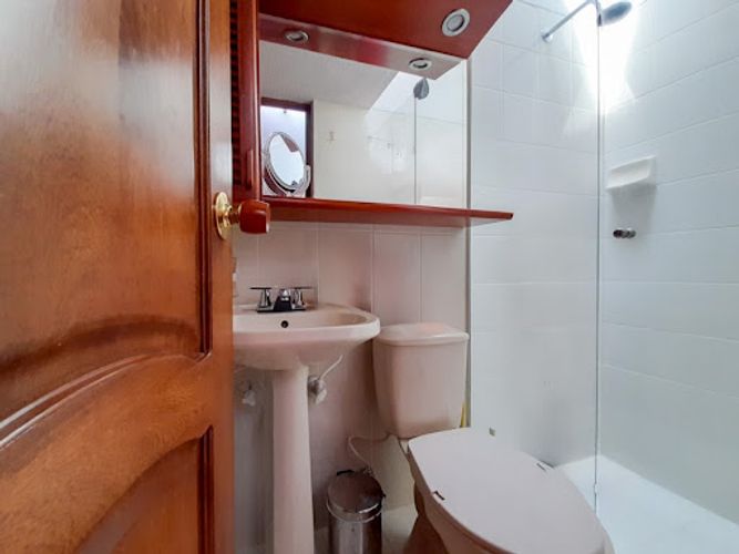 Casa de 5 alcobas en venta en El Dorado, Envigado, 280 m² · foto 14 de 24