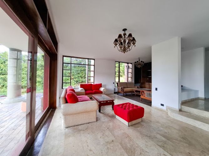 Casa de 8 alcobas en venta en Llano Grande, Rionegro, 1000 m² · foto 2 de 24