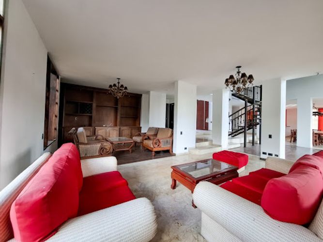Casa de 8 alcobas en venta en Llano Grande, Rionegro, 1000 m² · foto 3 de 24