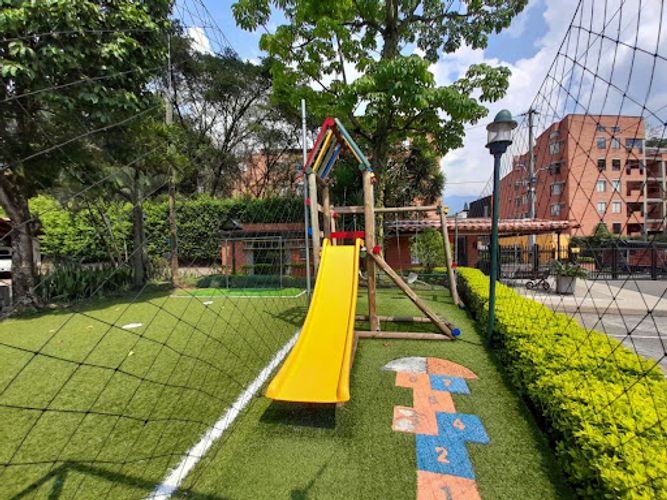 Casa de 5 alcobas en venta en El Dorado, Envigado, 280 m² · foto 24 de 24