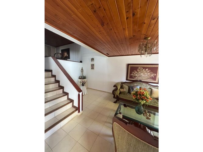 Casa en venta en Urbanizacion Portal Del Cacique, Bucaramanga, 138 m² · foto 4 de 24