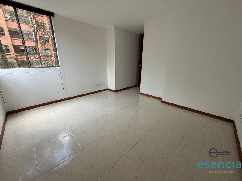 Apartamento en arriendo en Los Balsos, Medellín · foto 8 de 13
