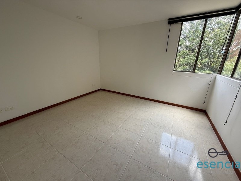 Apartamento en arriendo en Los Balsos, Medellín · foto 9 de 13