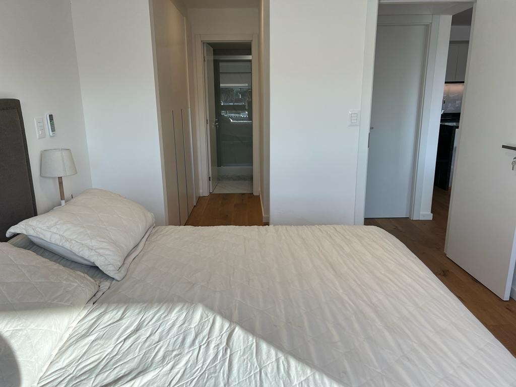 Alquiler moderno apartamento 2 dormitorios y garage a mts del mar/amoblado/Malvin. · Foto 9